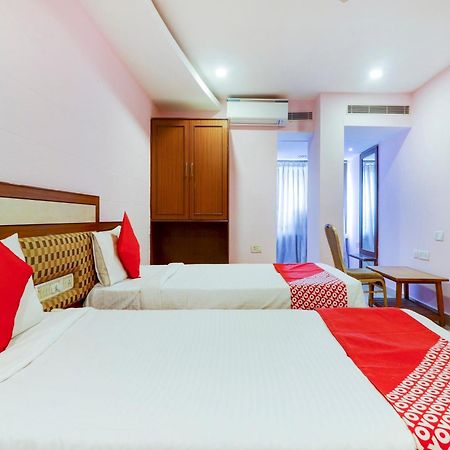 Super Collection O 77115 Vaishnavi Palace 하이데라바드 외부 사진