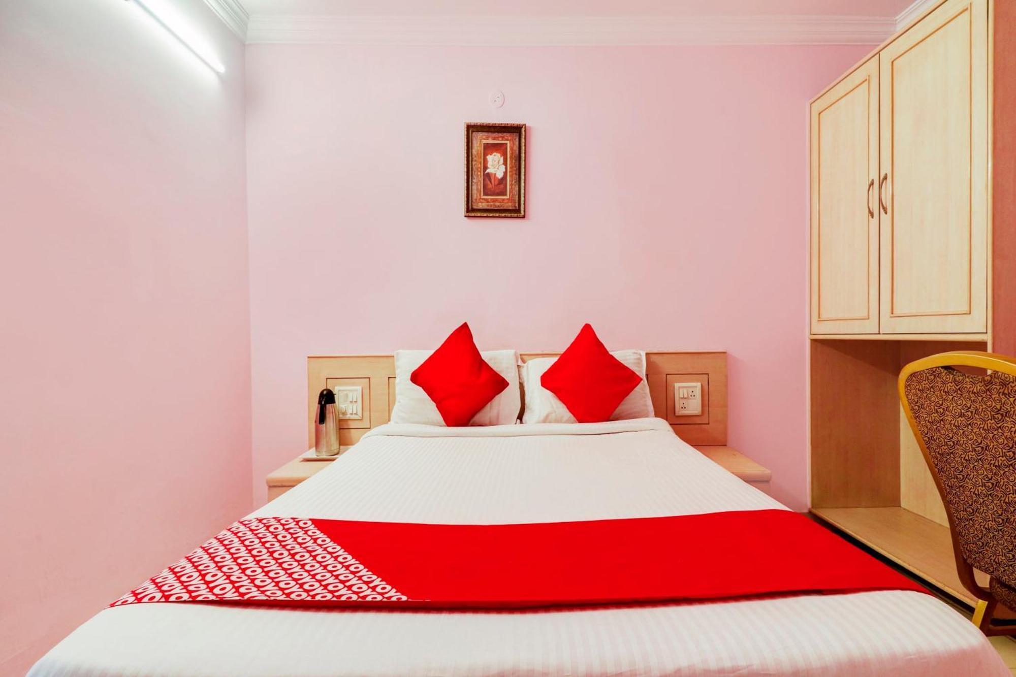 Super Collection O 77115 Vaishnavi Palace 하이데라바드 외부 사진