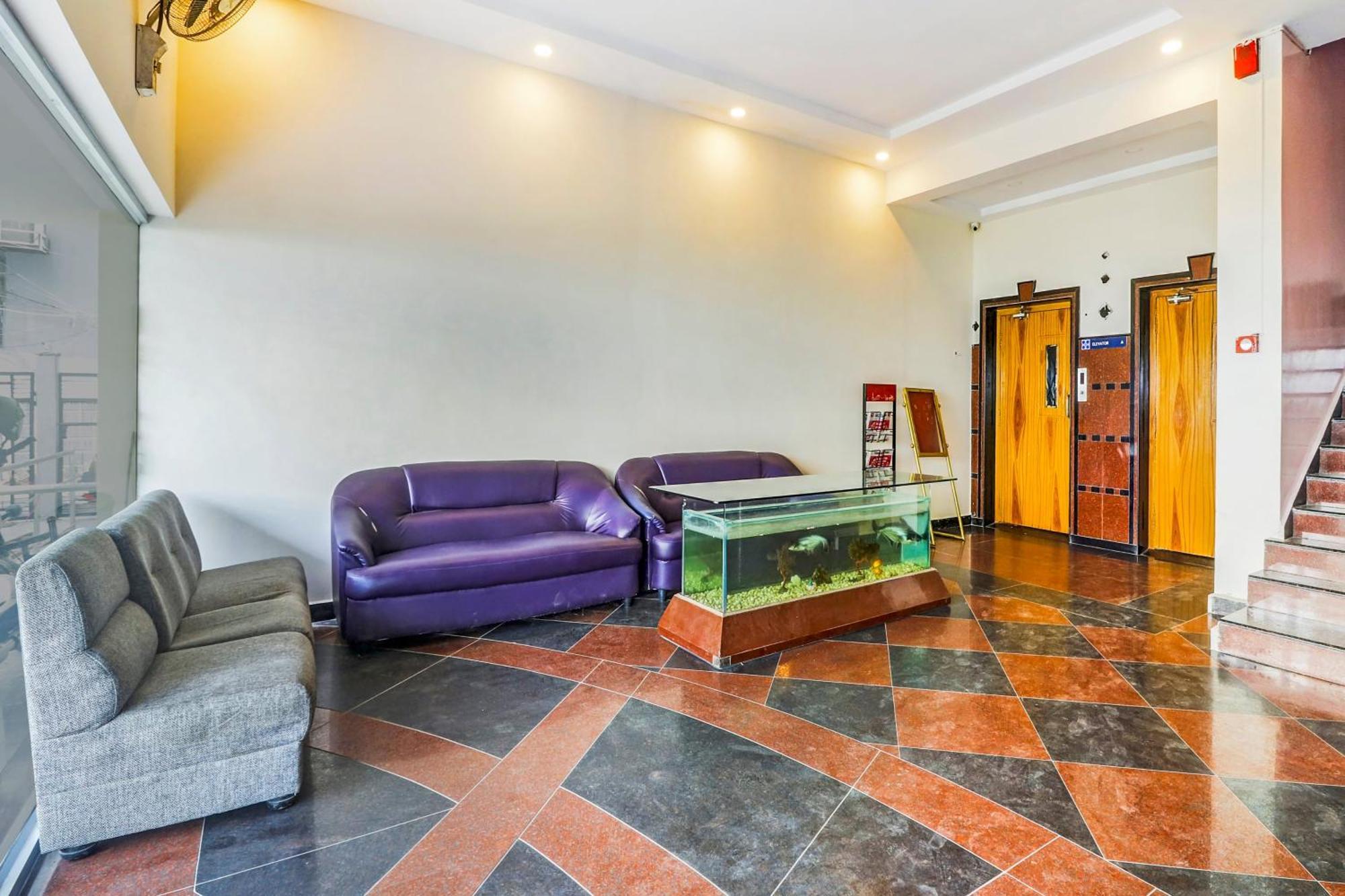 Super Collection O 77115 Vaishnavi Palace 하이데라바드 외부 사진