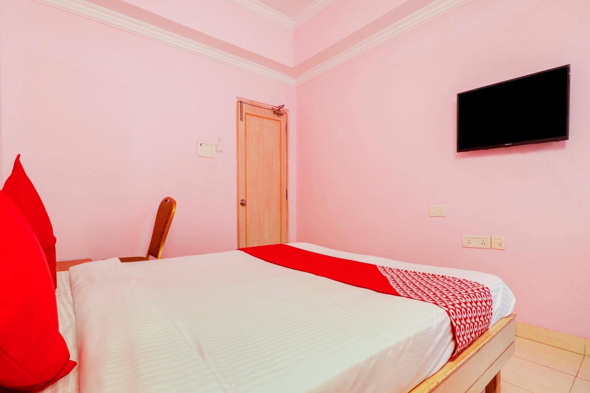 Super Collection O 77115 Vaishnavi Palace 하이데라바드 외부 사진