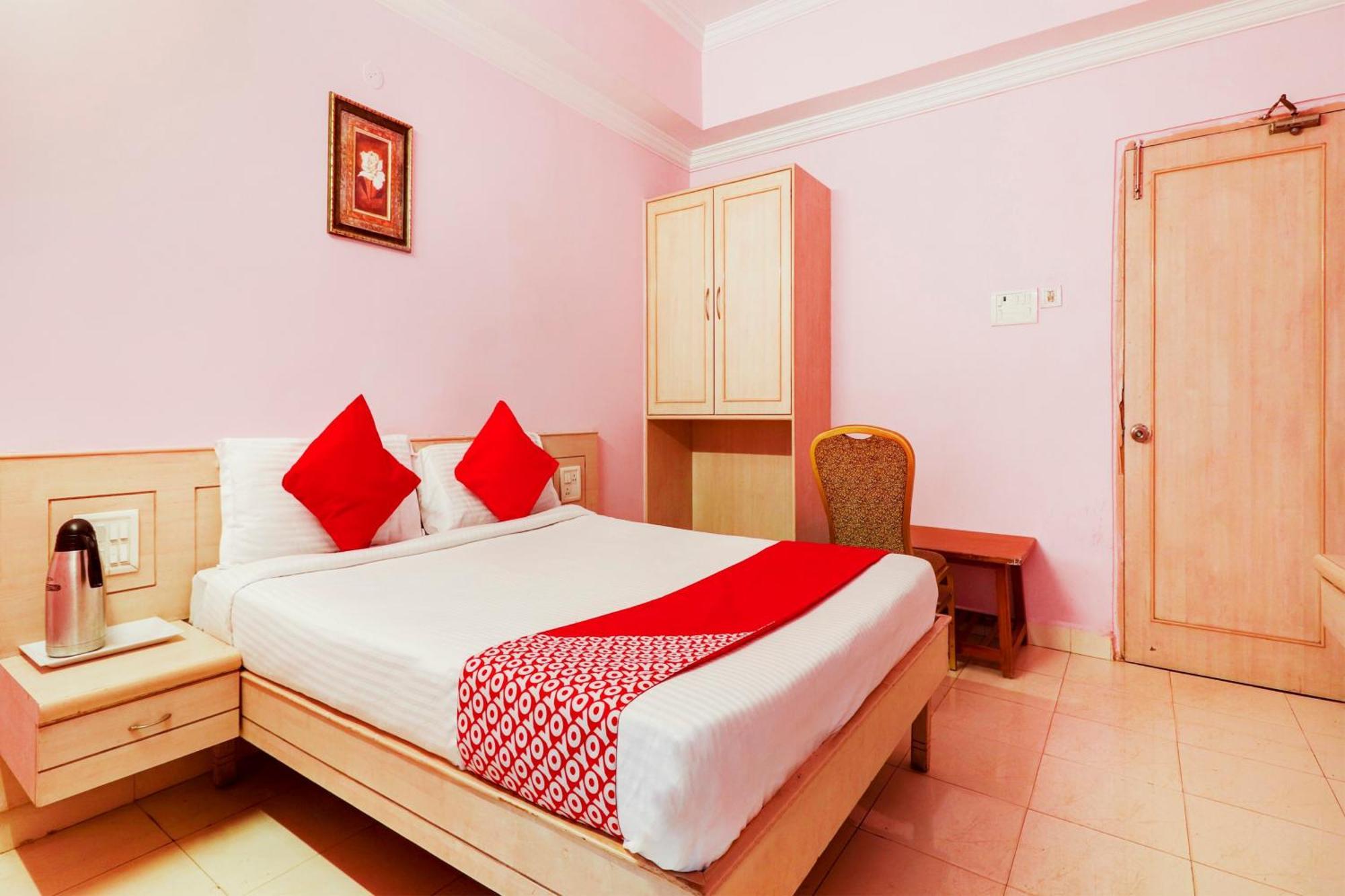 Super Collection O 77115 Vaishnavi Palace 하이데라바드 외부 사진